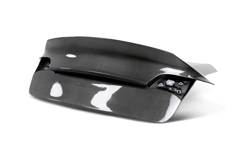 Seibon 17-20 Tesla Model 3 Carbon Fiber Trunk Lid w/Integrated Spoiler (Models w/o Power Trunk ONLY) - 774-T14MD3BMRH