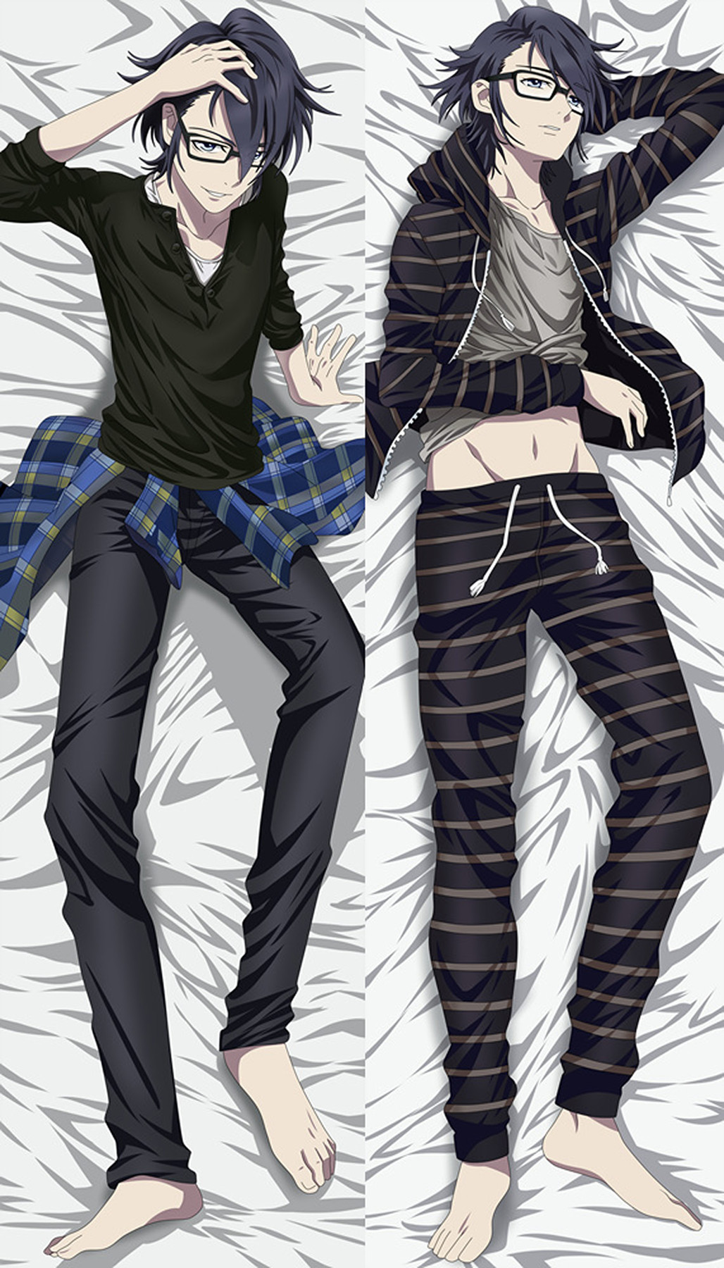 Diseño de dakimakura de Fushimi con cabello corto oscuro, gafas rectangulares, camisetas informales y detalles de cuadros.