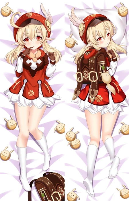 Klee: Rode hoed en rugzak op een dakimakurahoes.