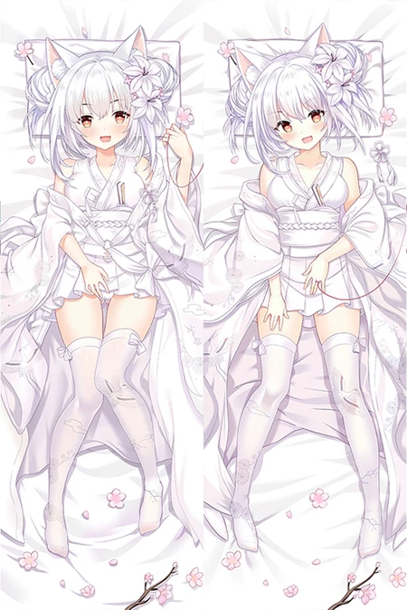 Yukikaze mit hellem Haar und roten Augen, weißem Blumenoutfit mit breitem Taillenband, weiten Ärmeln, weißen Strümpfen und floralem Haarschmuck.