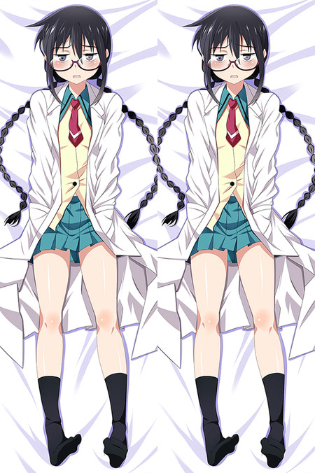 Kazumi Dakimakura-Motiv mit zwei geflochtenen Zöpfen, roter Brille und weißem Kittel