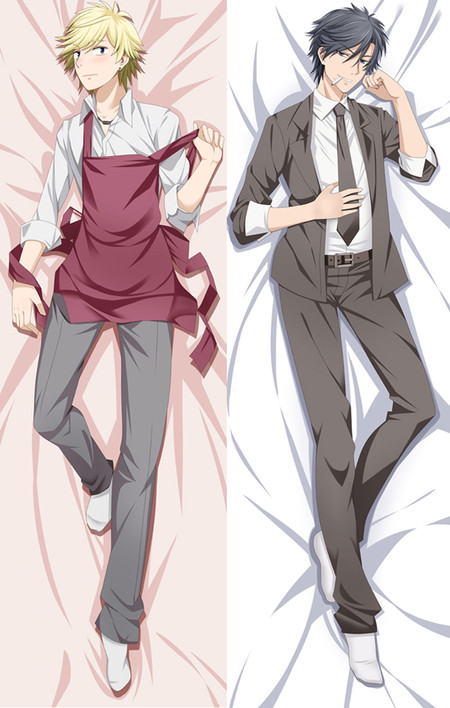 Hitorijime My Hero Dakimakura-Bezug mit Masahiro Setagawa in bordeauxroter Schürze und weißem Hemd sowie Kousuke Ooshiba im grauen Anzug mit dunkler Krawatte.