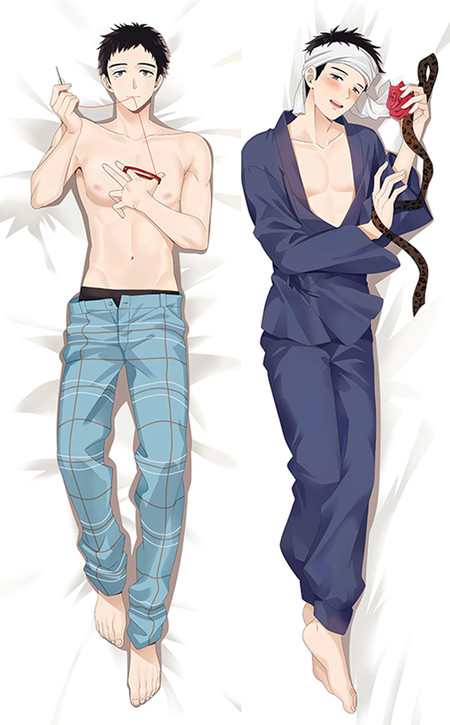 Wakana Gojo sur un motif de dakimakura avec pantalon à carreaux et fil, puis tenue bleu marine avec bandeau blanc et rose