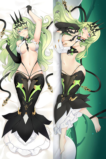 Mobius auf einem Dakimakura-Bezug mit hellgrünem Haar, schwarzer Krone und schwarz-grüner Kleidung.