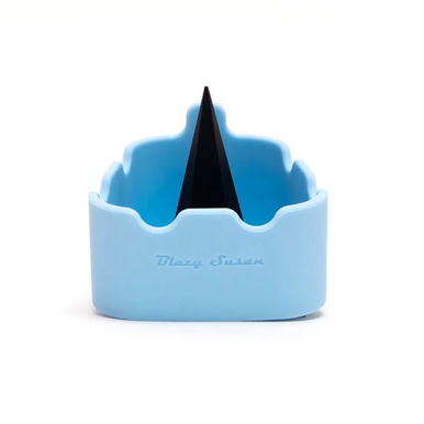 https://cdn11.bigcommerce.com/s-m56ojccku0/products/3359/images/8154/blue-ashtray_BLAZY_SUSAN_SILICONE_ASHTRAY_TOOL__73759.1663700055.386.513.png?c=1