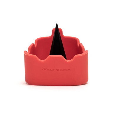https://cdn11.bigcommerce.com/s-m56ojccku0/products/3359/images/8159/red-ashtray_BLAZY_SUSAN_SILICONE_ASHTRAY_TOOL__04296.1663700049.386.513.png?c=1