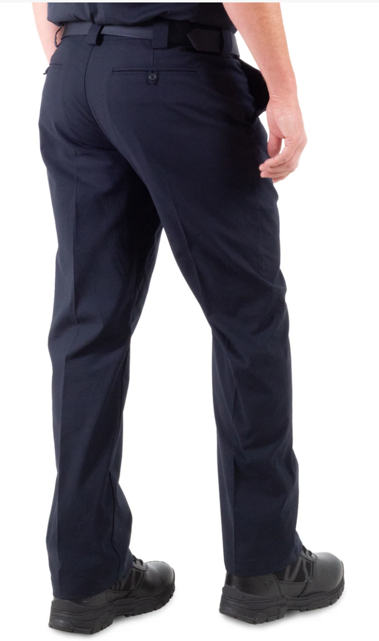 The Men’s Cotton Station Pants are durable and made for the field with our 100% cotton fabric, and Teflon® Shield+ stain repellent finish, for unmatched sturdiness and functionality. Running gusset construction gives you full motion ability, while triple needle stitching at critical seams gives added strength and longevity.