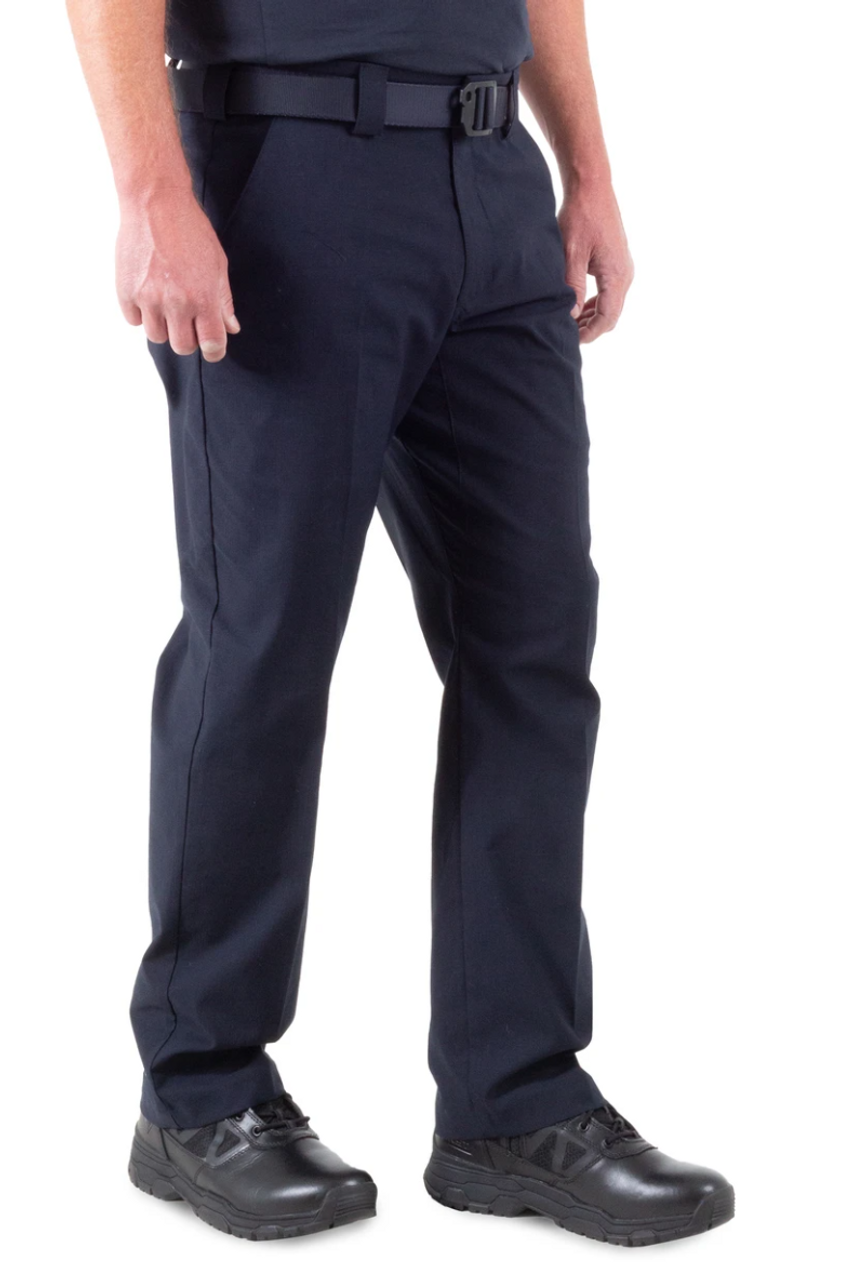 The Men’s Cotton Station Pants are durable and made for the field with our 100% cotton fabric, and Teflon® Shield+ stain repellent finish, for unmatched sturdiness and functionality. Running gusset construction gives you full motion ability, while triple needle stitching at critical seams gives added strength and longevity.