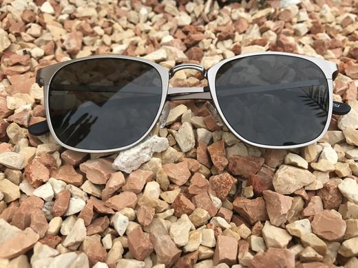 How to Remove Scratches from Sunglasses 