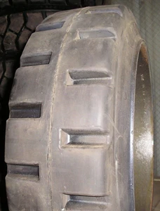 21x5x15 tires Super Solid forklift press-on traction tire 21/5/15 USA Made 21515