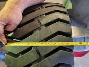 28x12.5-15 tires Solid Solver forklift tire 28/12.5/15 (USA made) 2812515