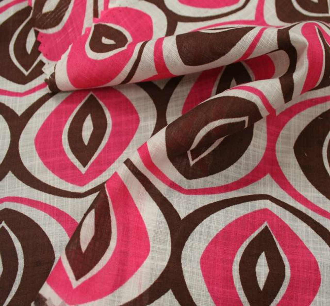 Cotton Voile Print 7M342 Chocolate/Hot Pink Width 56/58