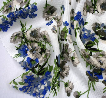Rayon Crinkle 1D704 Ivory/Blue Fabric, 50/51" wide - fabric product image