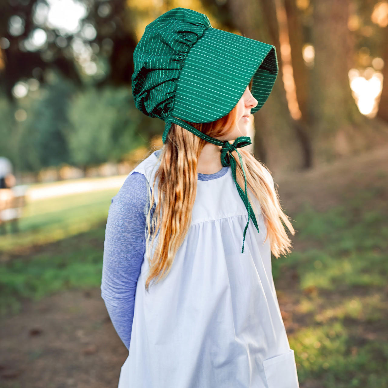 Girls Prairie Dress and Bonnet. Laura Ingalls Wilder. Pioneer