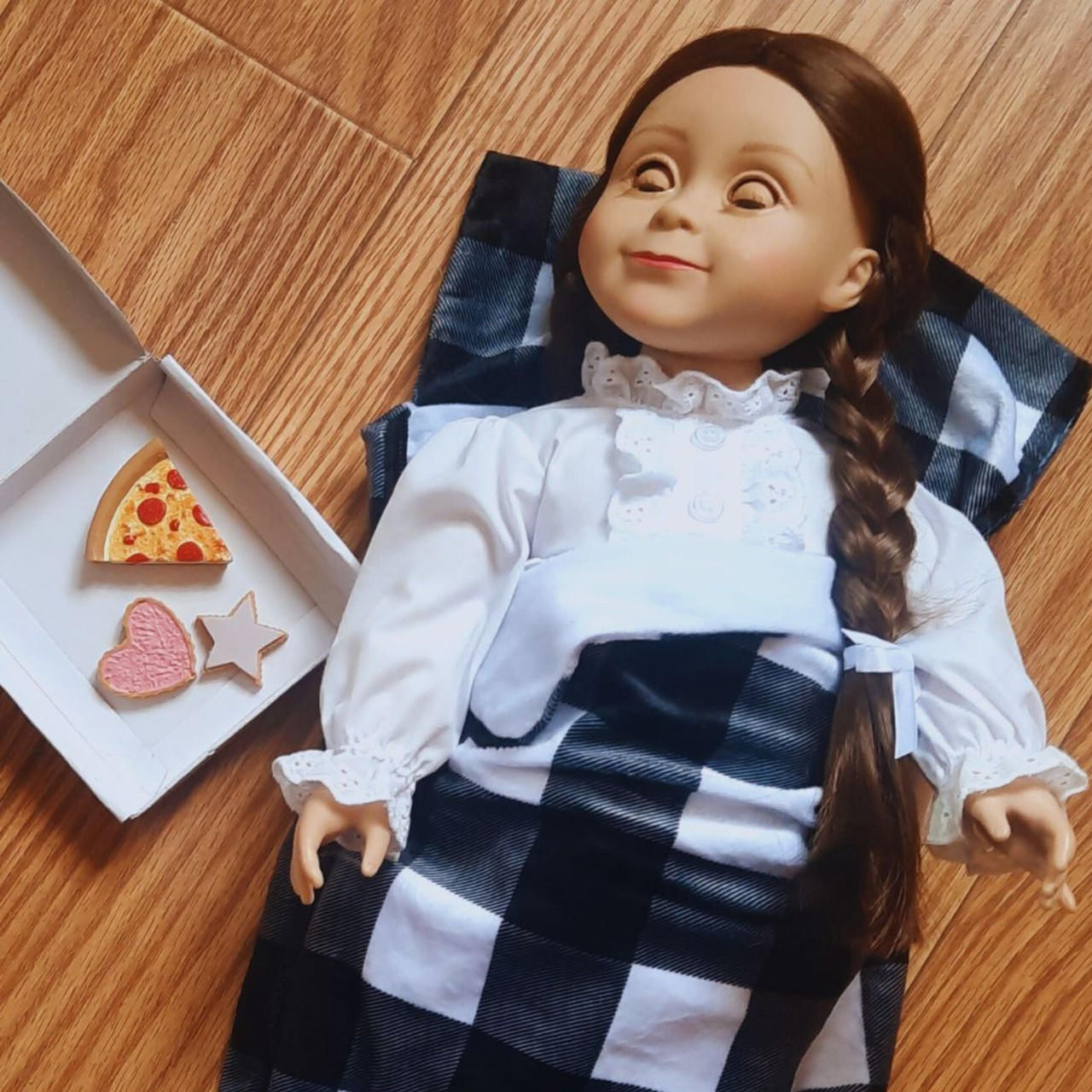 11Pc Sleepover and Pizza Party for 18 Dolls