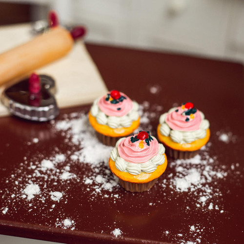 Voor een dagje uit Vulkaan Praten 3 Piece Cupcake Play Set With Bakery Box, Accessories for 18 Inch Doll