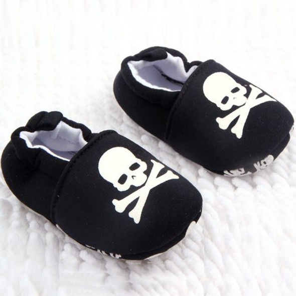 Black and white skull baby shoes, baby skull and crossbones shoes, pirate baby shoes, rock and roll baby shoes, baby gift for cool new parents, badass baby shoes, skull shoes for infants