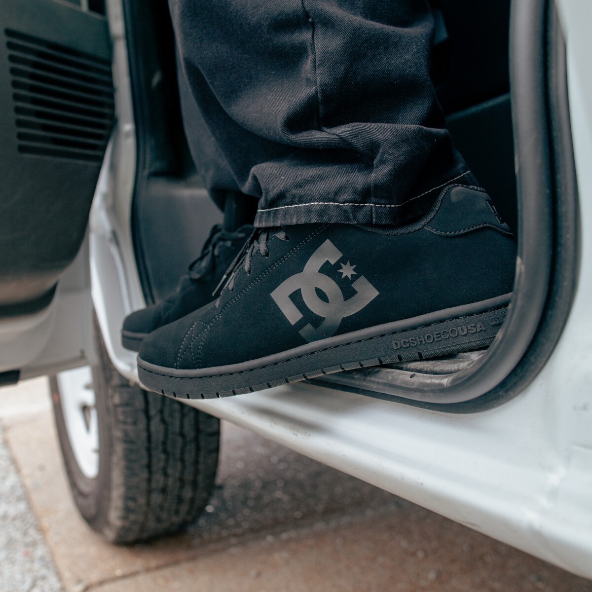 dc60401-dc-mg-1275-square.jpg Driver exiting vehicle wearing DC60401 soft toe shoes