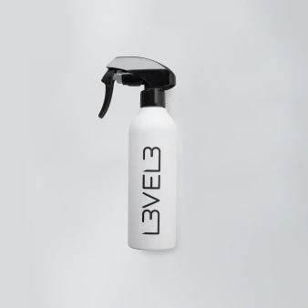 L3VEL3 Rubberized Spray Bottle in White – professional non-slip grip mist bottle for barbers at Weiss Barber Supply