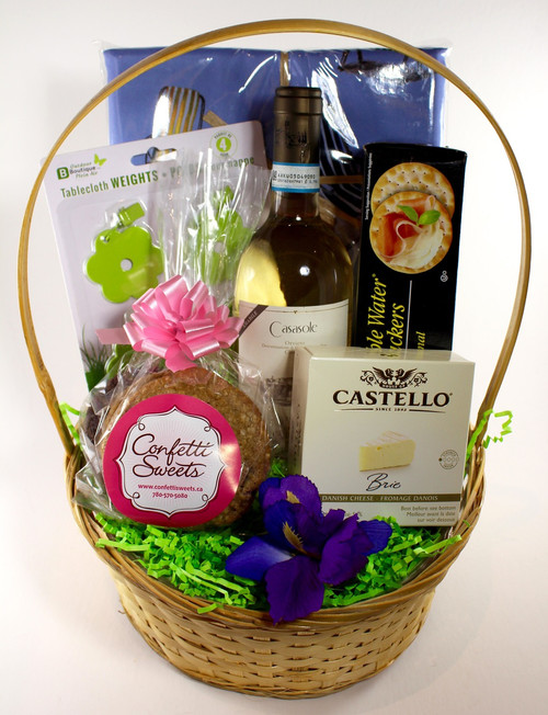 Picnic Basket *Seasonal Gift*
