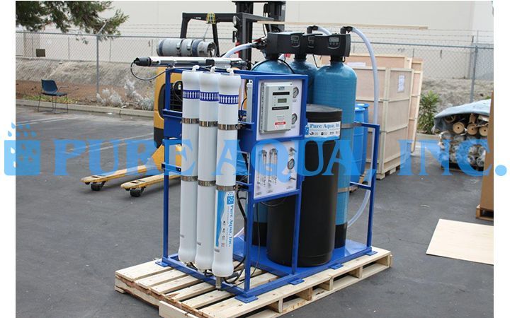 Máquina de Osmose Reversa de Água Salobra Montada em Suporte 4,500 GPD - África do Sul