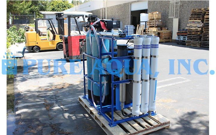 Máquina de Osmose Reversa de Água Salobra Montada em Suporte 4,500 GPD - África do Sul