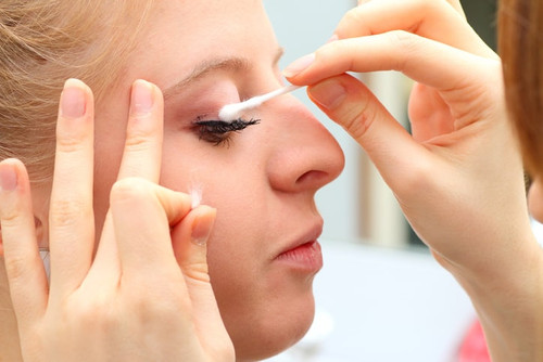 Why eyelash extension aftercare is so important 