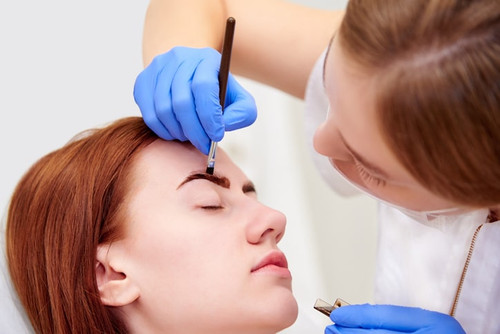 What to Know About Getting Your Eyebrows Tinted