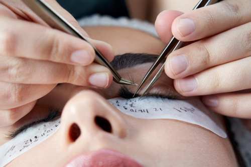 Top 5 Things to Know Prior to Your Lash Extension Appointment