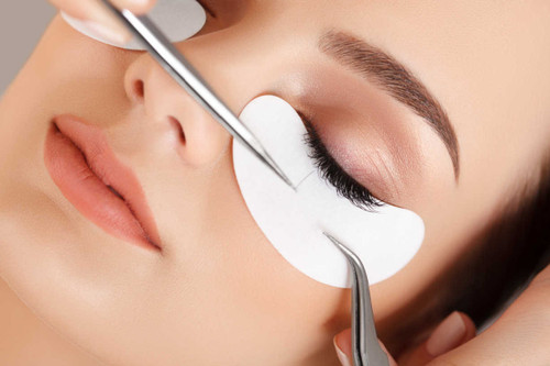 'What Can I Expect From Eyelash Classes Near Me?' Your Top Questions Answered