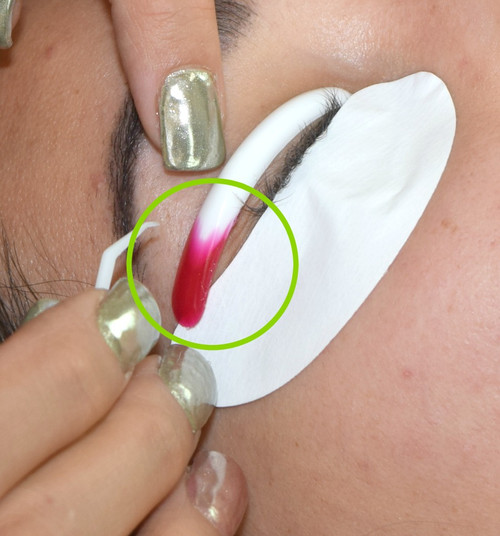 How to Apply Eyelashes to the Lash Lift Rod