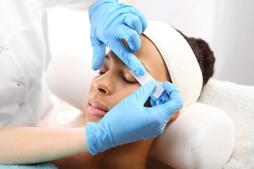 Can an Eyebrow Wax and Tint Be Done on the Same Day?