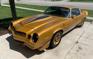 CAMARO Z28 METALLIC GOLD car pic sticker
