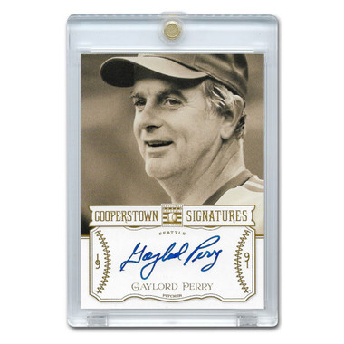 Gaylord Perry Autographed Card 2013 Panini Cooperstown Signatures Ltd Ed 330