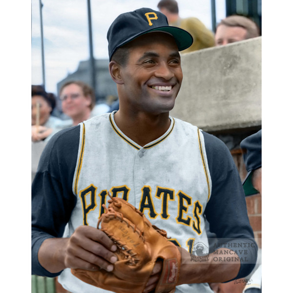 Roberto Clemente Pittsburgh Pirates 1963 Smiling 11 x 14 Colorized Print