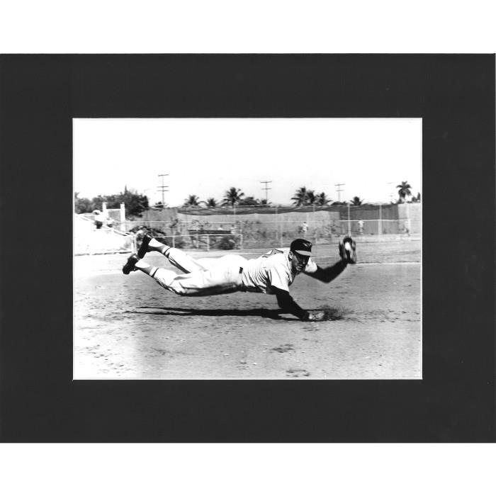 Matted 8x10 Photo- Brooks Robinson Diving Matted 8x10 Photo- Brooks Robinson Diving