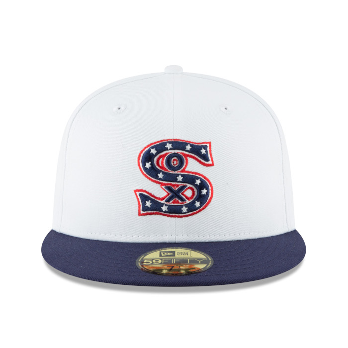 Men's New Era White Chicago White Sox Cooperstown Collection Foam Front  Trucker 9FIFTY Snapback Hat