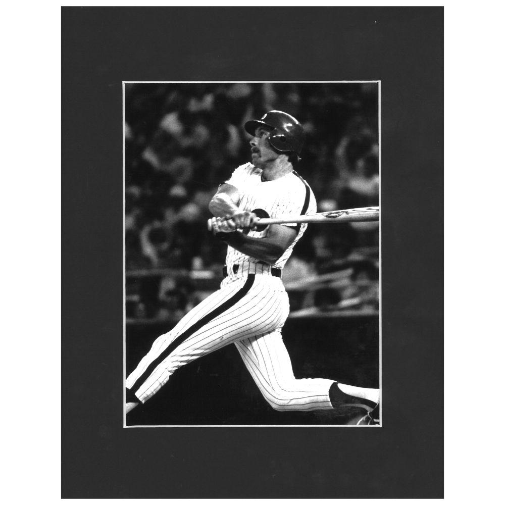Matted 8x10 Photo – Mike Schmidt Swinging