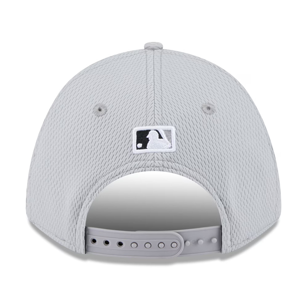 Men's New Era Chicago White Sox Gray 2025 MLB Clubhouse 9FORTY M-Crown Adjustable Hat