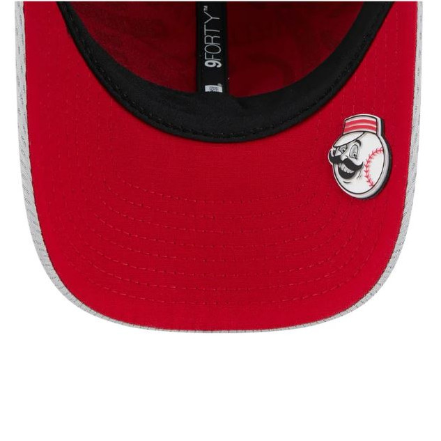 Men's New Era Cincinnati Reds Gray 2025 MLB Clubhouse 9FORTY M-Crown Adjustable Hat Men's New Era Cincinnati Reds Gray 2025 MLB Clubhouse 9FORTY M-Crown Adjustable Hat