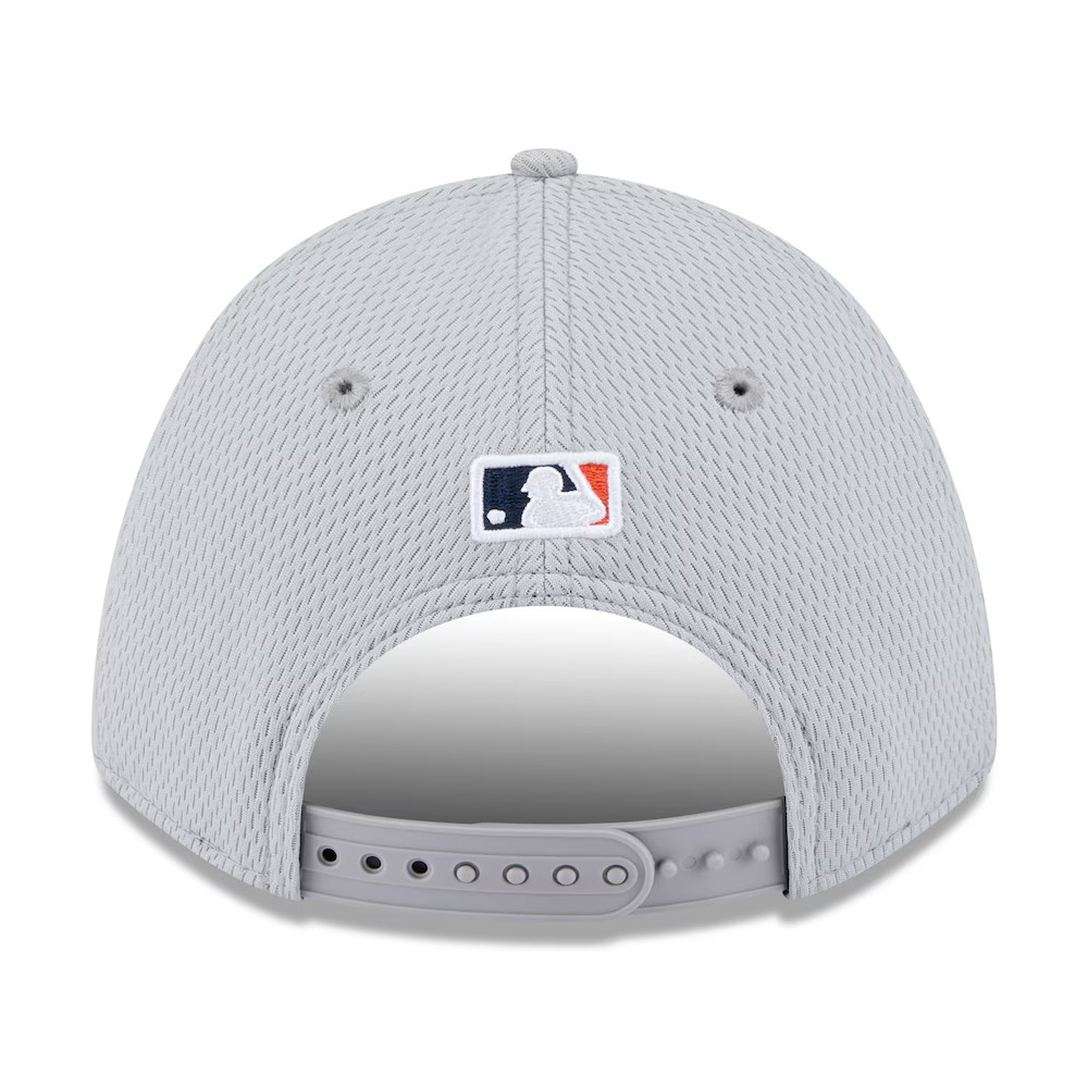 Men's New Era Houston Astros Gray 2025 MLB Clubhouse 9FORTY M-Crown Adjustable Hat