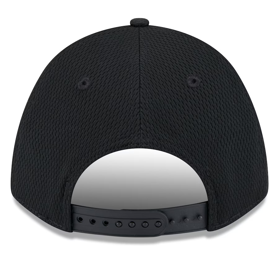 Men's New Era Baltimore Orioles Black 2025 MLB Clubhouse 9FORTY M-Crown Adjustable Hat