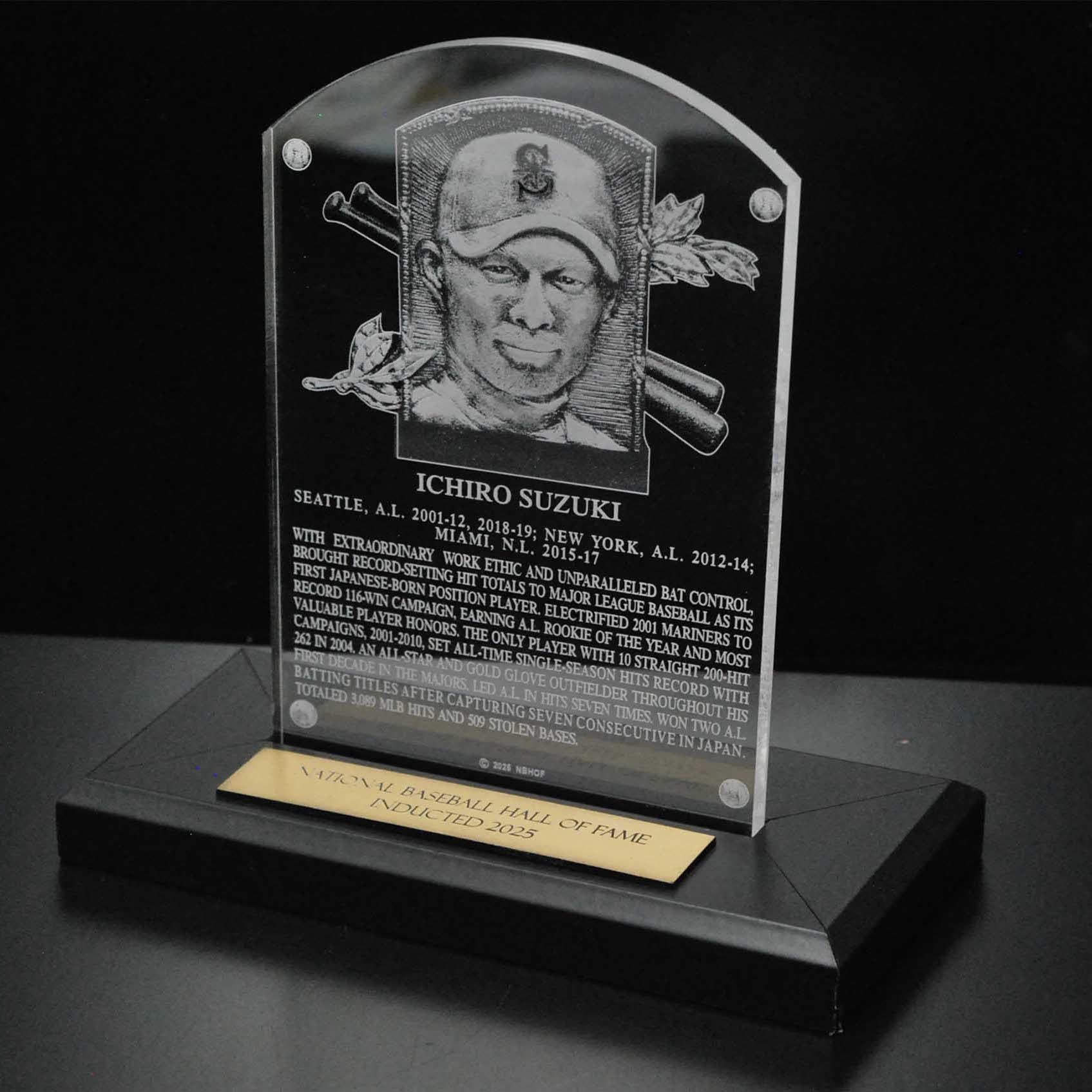 Ichiro Suzuki Acrylic Replica Hall of Fame Plaque