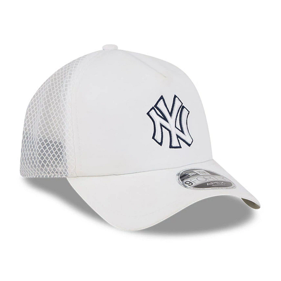 New Era New York Yankees White Batting Practice Apex 9FORTY Adjustable Trucker Hat