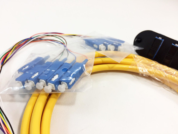 CCH-CP12-59-P03RH - CCH FOOTPRINT 12 FIBER SCU DUPLEX SM (OS2) W/ 3M PIGTAIL Closet Connector Housing CCH-CP12-59-P03RH - CCH FOOTPRINT 12 FIBER SCU DUPLEX SM (OS2) W/ 3M PIGTAIL Closet Connector Housing
