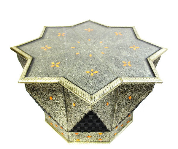 moroccan centerpiece table, star table, moroccan star table, centerpiece table, moroccan home decor, metal furniture, large table, coffee table, moroccan coffee table, high-end furniture, lux furniture, eight point star, octagon table