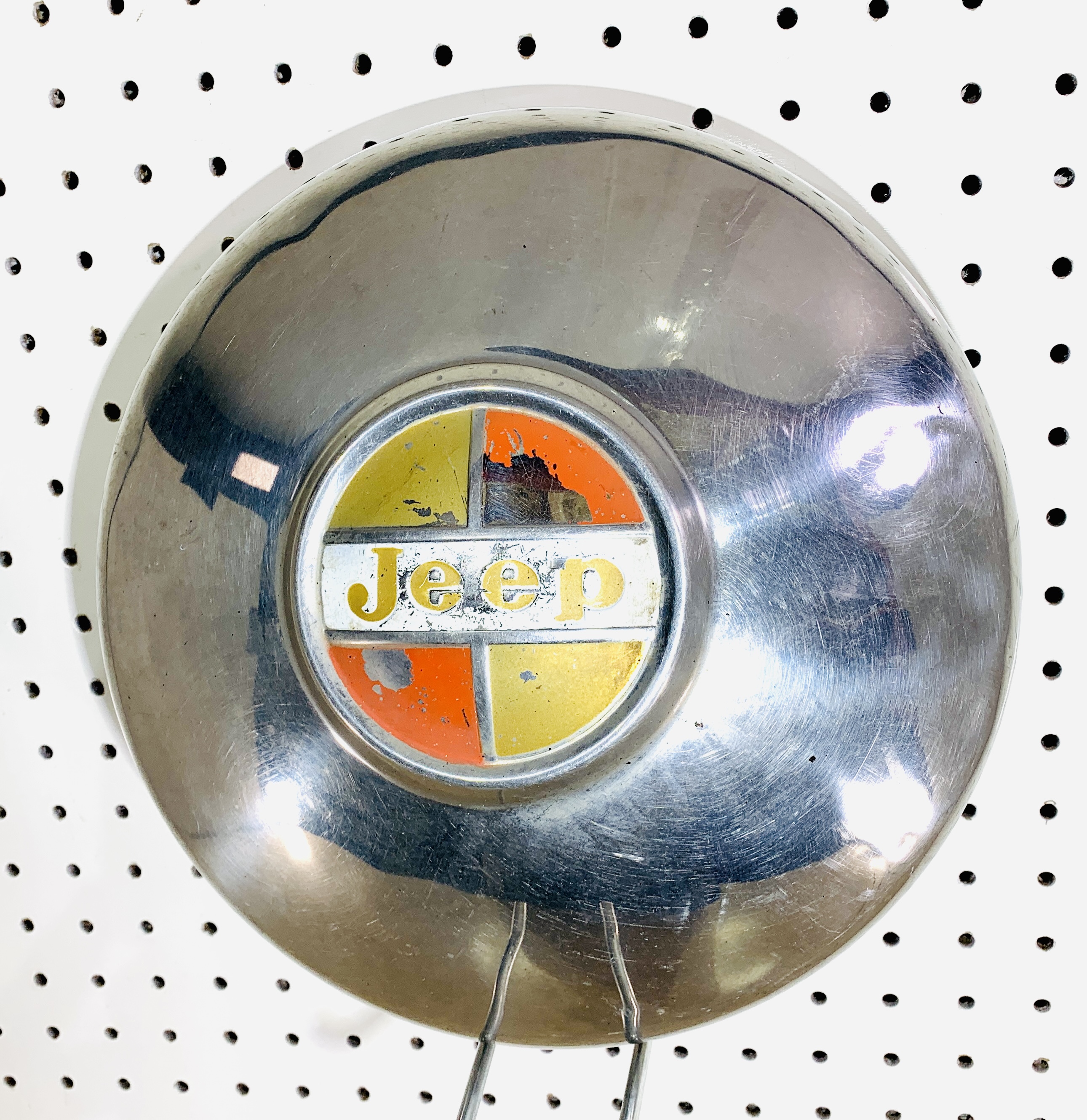 Full Size Jeep 1963-1972 Wagoneer, Gladiator, J-Series Truck, Dog Dish / Hub Cap 7