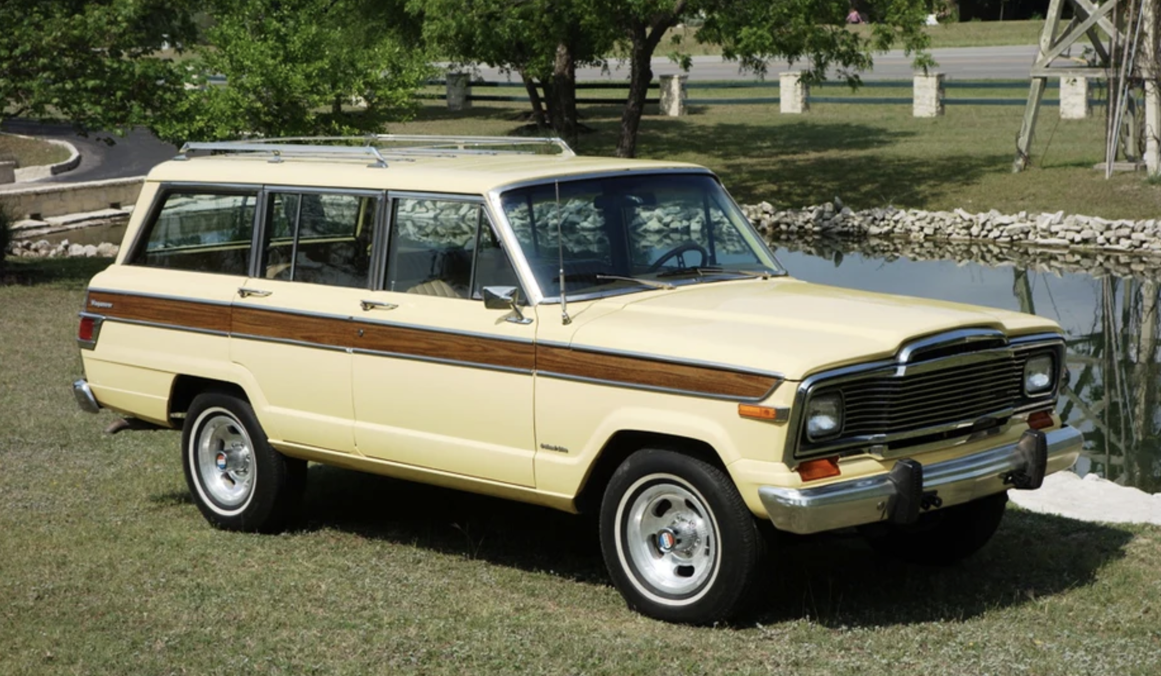 1967-1983 Wagoneer Thin Style Woodgrain 3M Vinyl Cut-to-fit-Kits - Cherry Oak