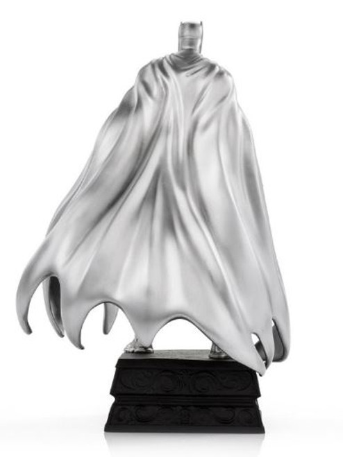 Batman Resolute Figurine