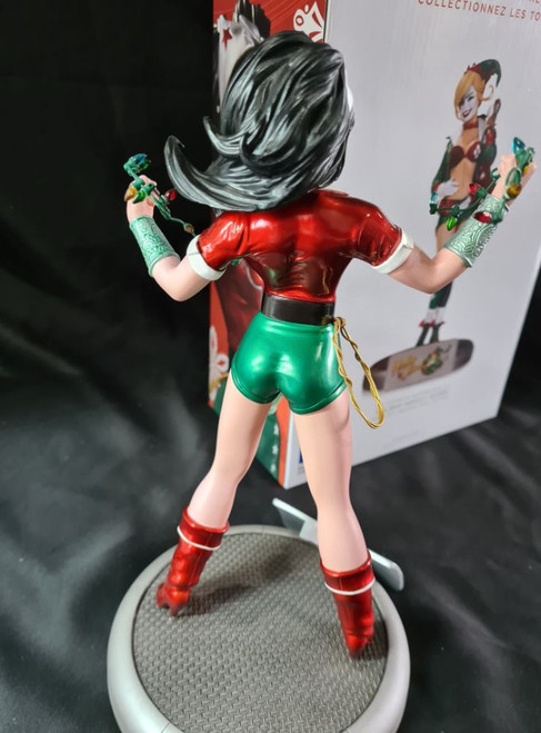 DC Bombshells - Holiday Wonder Woman Statue (2015)